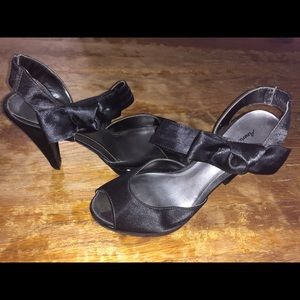 American Eagle black satin open toe heel